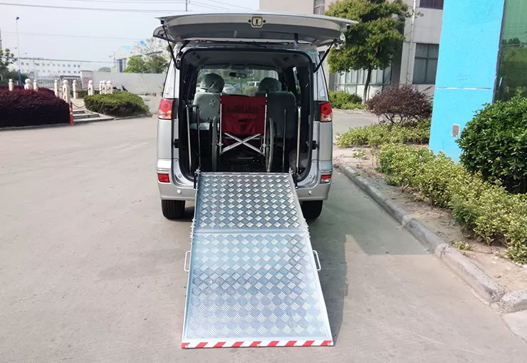 bmwr 2 wheelchair ramp 1