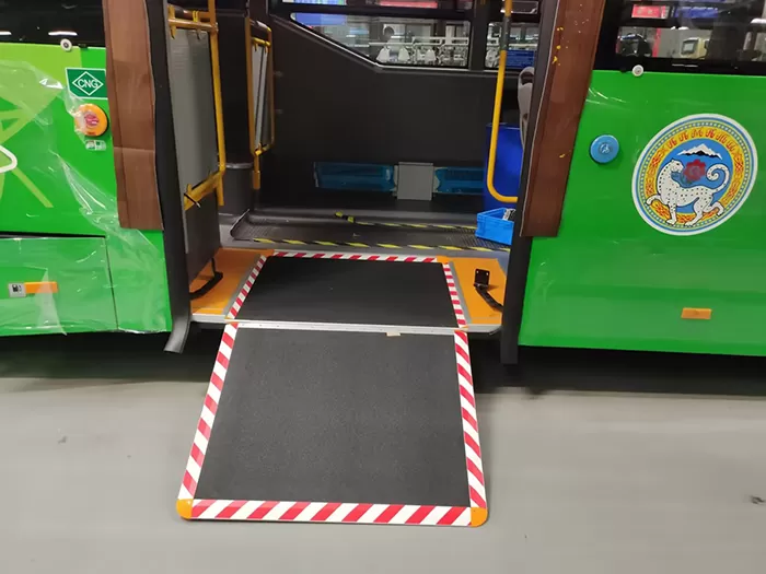Características de las rampas para sillas de ruedas Xinder-Tech Bus