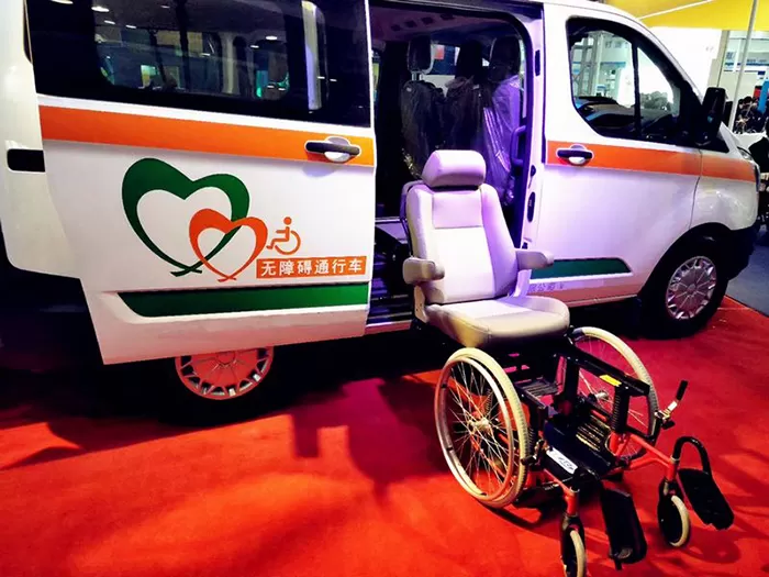 Modificación del vehículo accesible Ford Transit