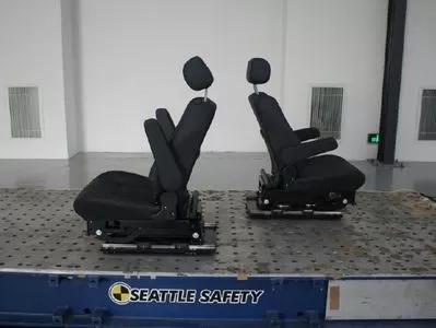 s-lift-rotary-lifting-seat-passed-the-impact-test-1.jpg