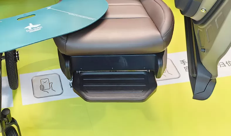 Reposapiés plegable