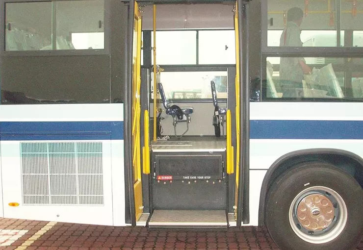Elevador de silla de ruedas STEP-B-1200 (semiautomático)