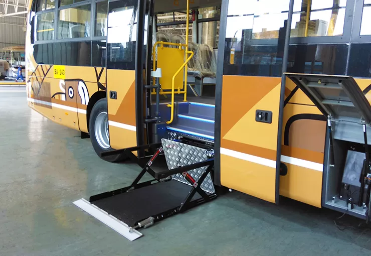 uvl 700 1300 wheelchair lift in bus step 2