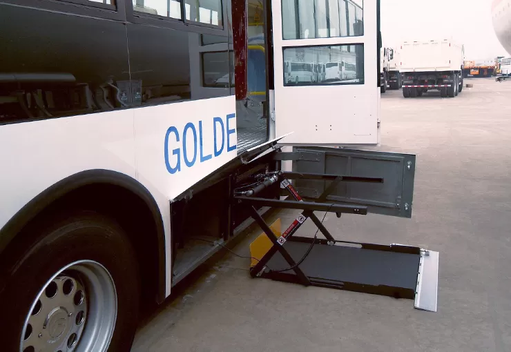 uvl 700ii 1300ii 1600ii h wheelchair lift in luggage 2