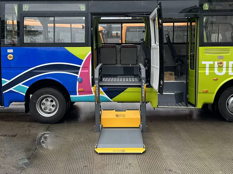 Principio de funcionamiento del elevador de sillas de ruedas de autobús