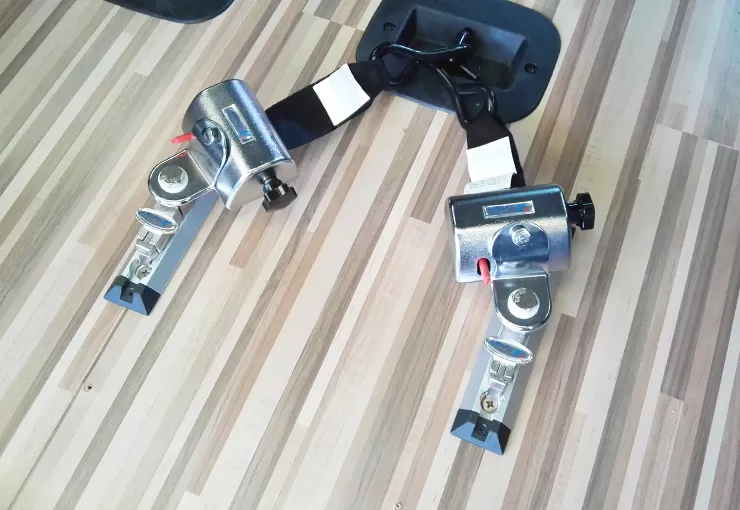 x 801 1 wheelchair restraint system 7